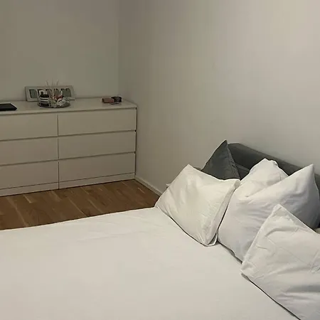 In Gallus With Big Balcony+views Apartment